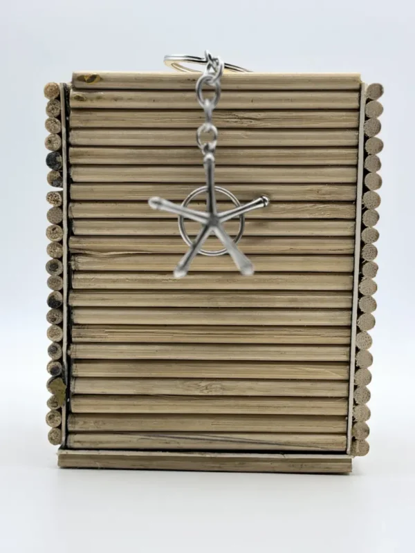 Quincy Symbol Keychain – Bleach Sternritter Quincy Cross Metal Key Holder