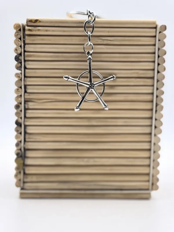 Quincy Symbol Keychain – Bleach Sternritter Quincy Cross Metal Key Holder