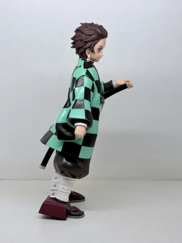 Figurines2 (56) Tanjiro Kamado Figurine – Demon Slayer Anime Collectible Statue